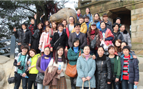 伟德betvlctor集团组织2012年国际三八妇女节登山活动